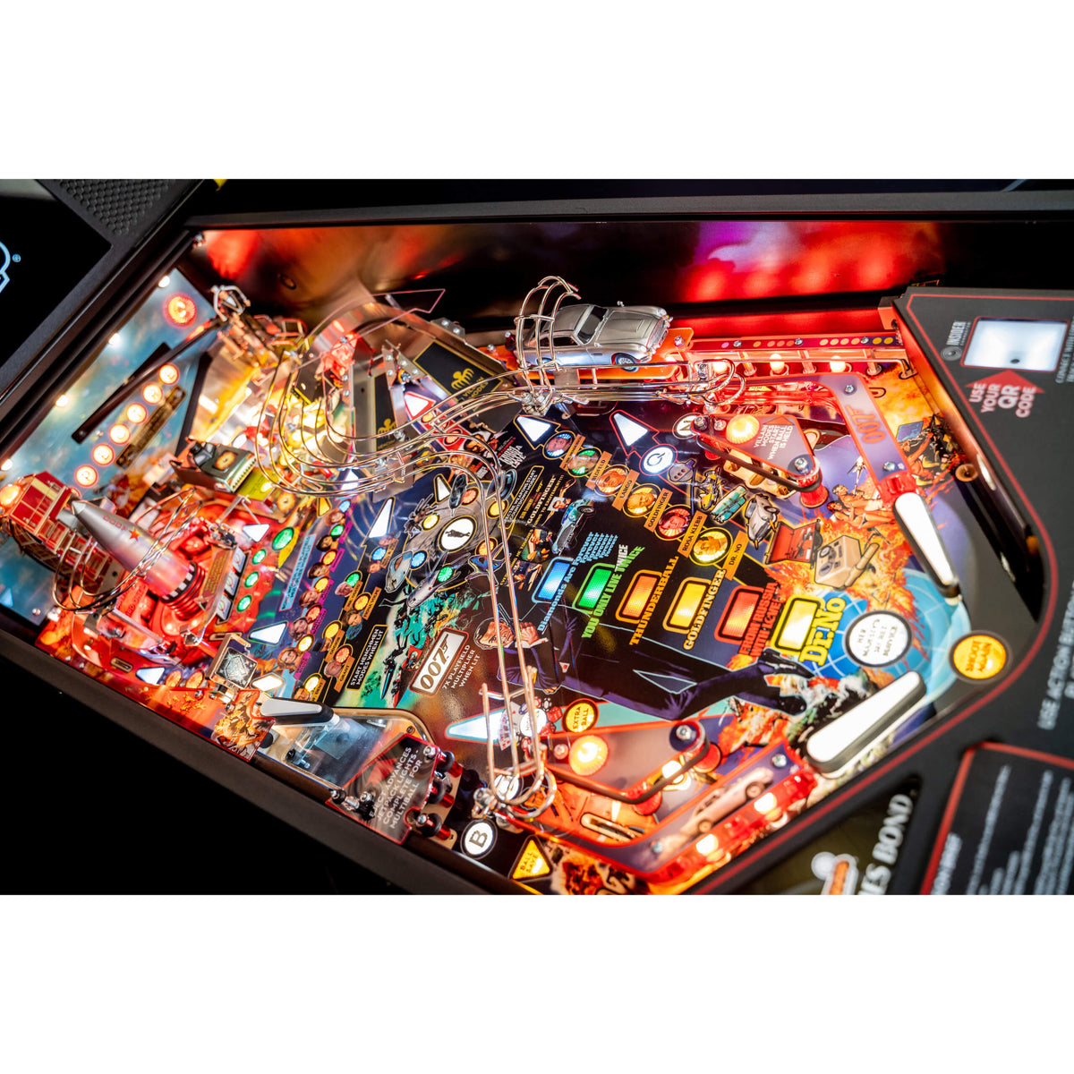 James Bond 007 Premium Pinball Machine by Stern — image 4